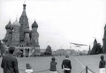 ΣΑΝ ΣΗΜΕΡΑ – 28 Μαΐου 1987: Προσγείωση στην Κόκκινη Πλατεία